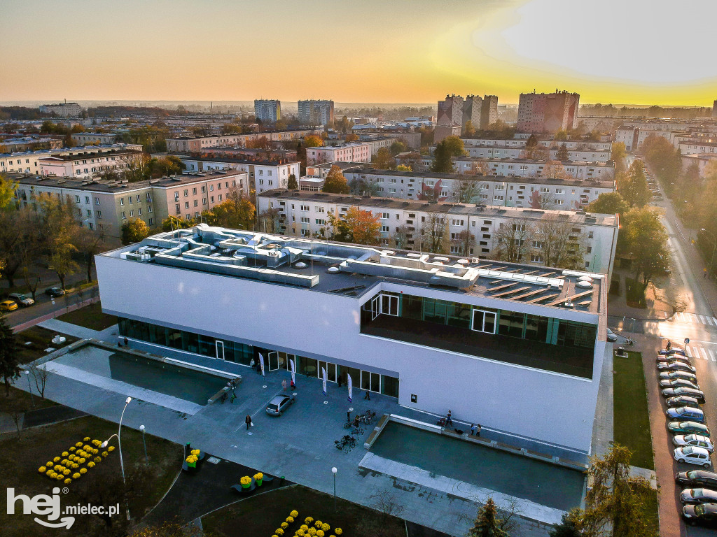 NOWA Miejska Biblioteka Publiczna w Mielcu [DRON]