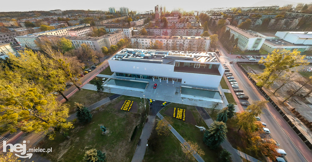 NOWA Miejska Biblioteka Publiczna w Mielcu [DRON]