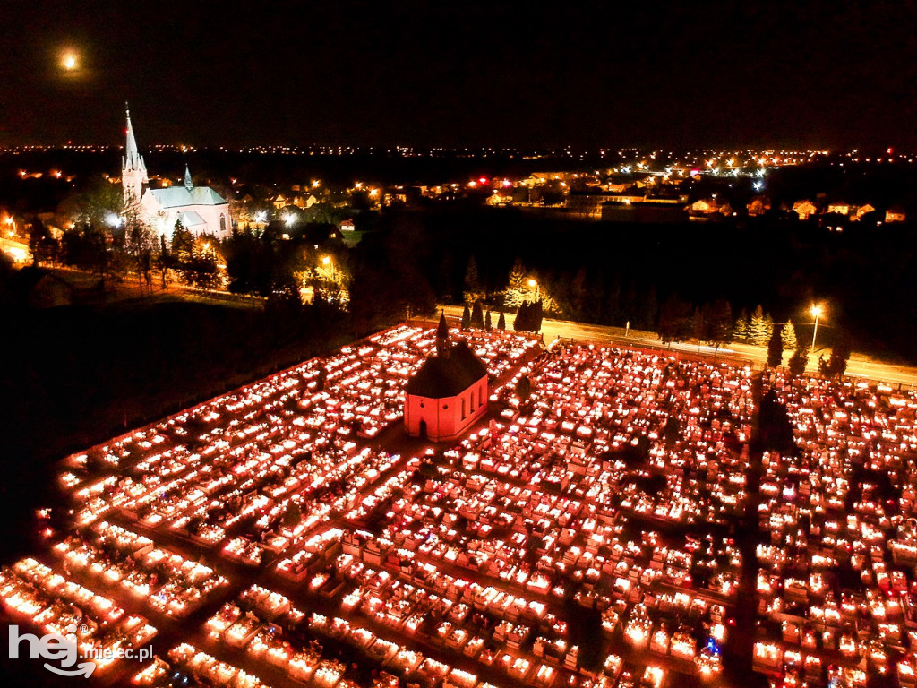 Wszystkich Świętych: cmentarze nocą