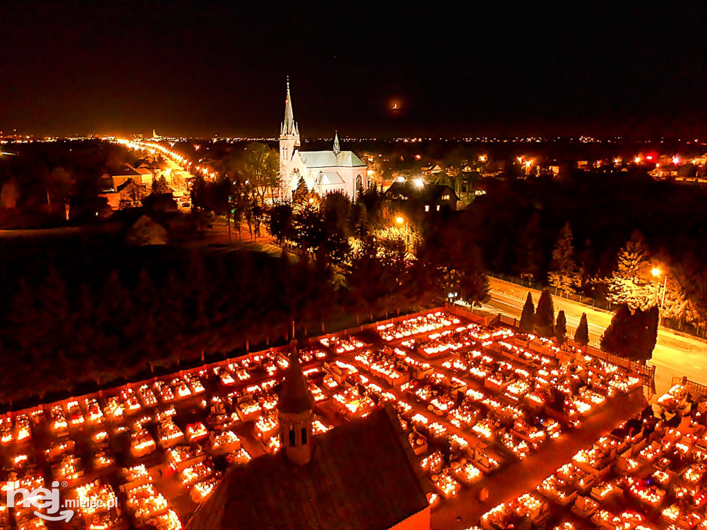 Wszystkich Świętych: cmentarze nocą