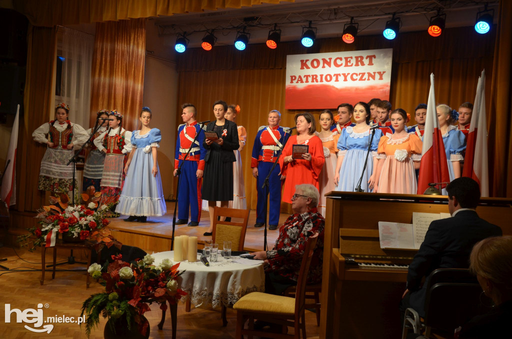 Patriotyczny koncert w Chorzelowie
