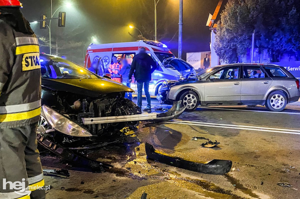 Groźne zderzenie osobówek koło Papillonu