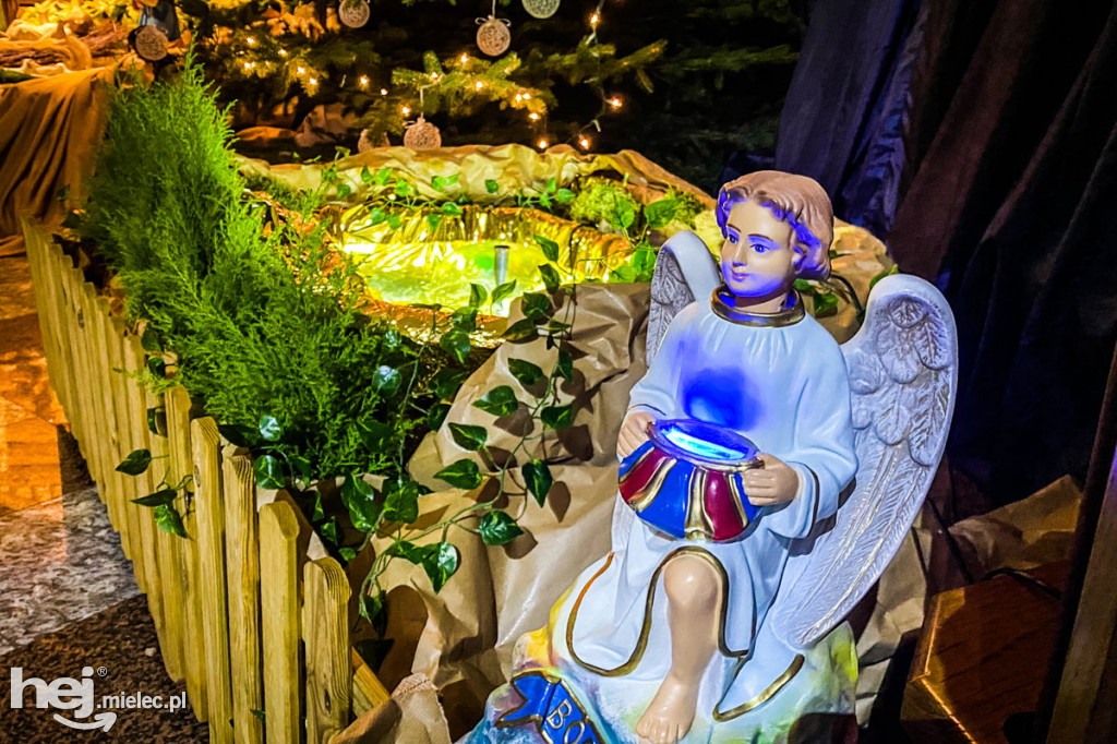 Żłóbki w mieleckich parafiach. Boże Narodzenie 2019