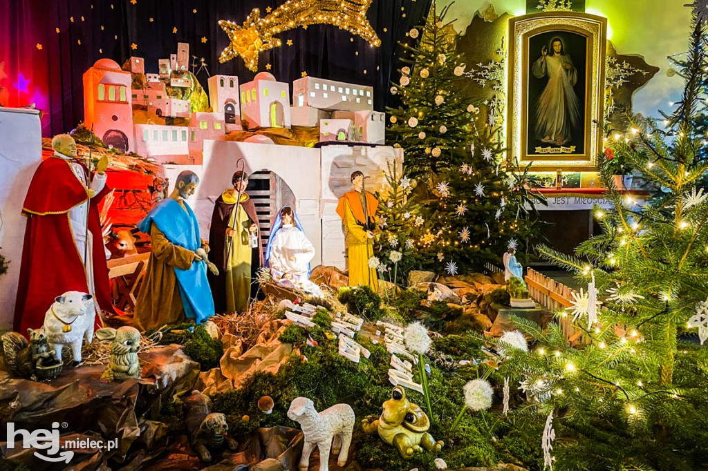Żłóbki w mieleckich parafiach. Boże Narodzenie 2019