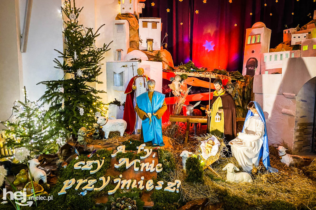 Żłóbki w mieleckich parafiach. Boże Narodzenie 2019