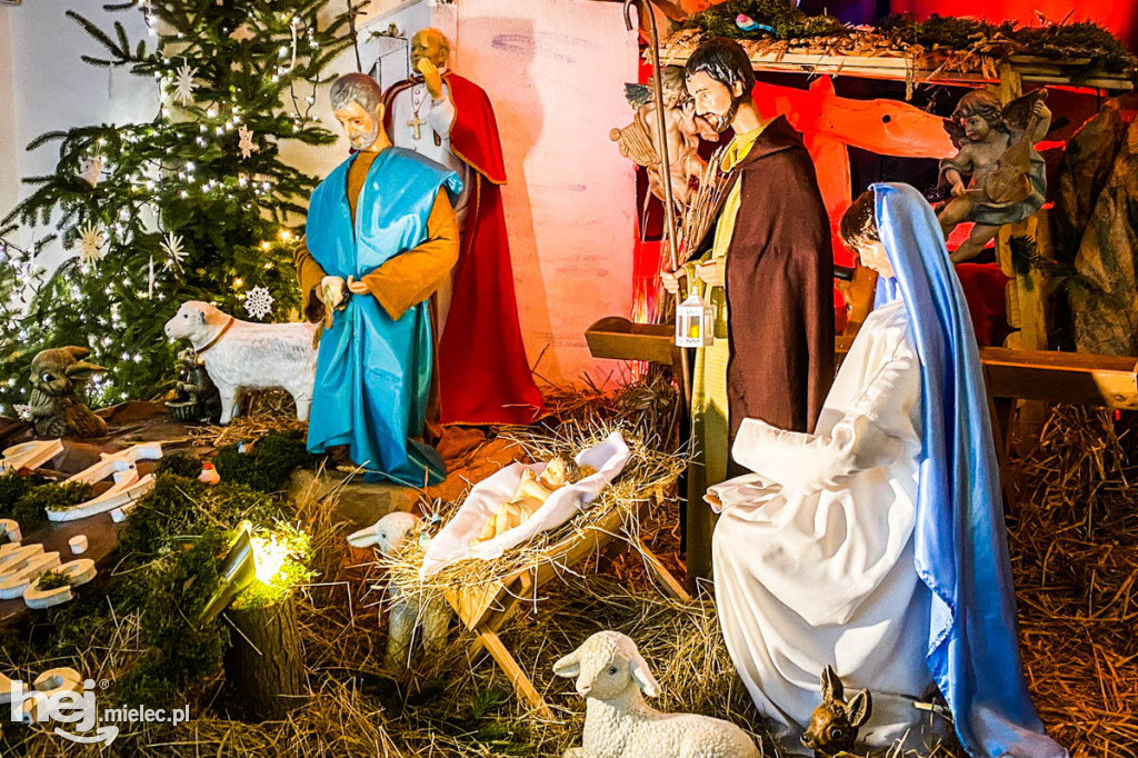 Żłóbki w mieleckich parafiach. Boże Narodzenie 2019