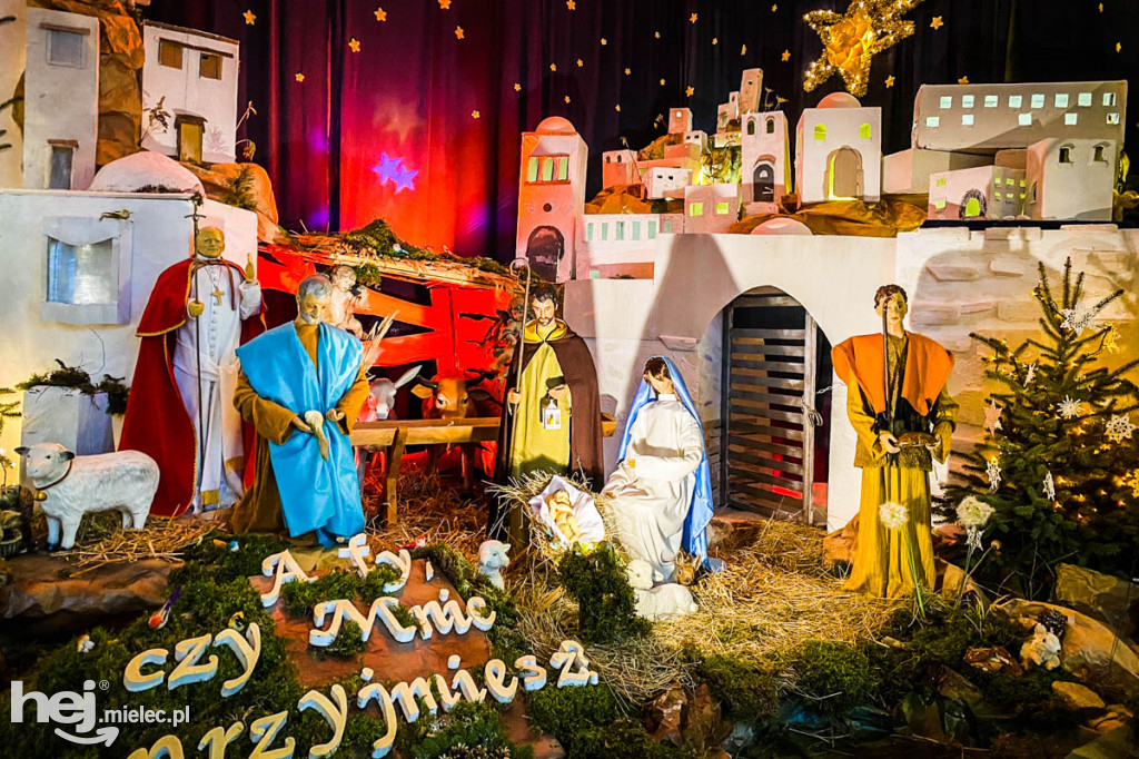Żłóbki w mieleckich parafiach. Boże Narodzenie 2019