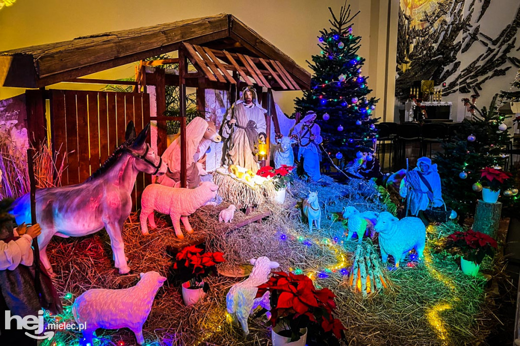 Żłóbki w mieleckich parafiach. Boże Narodzenie 2019