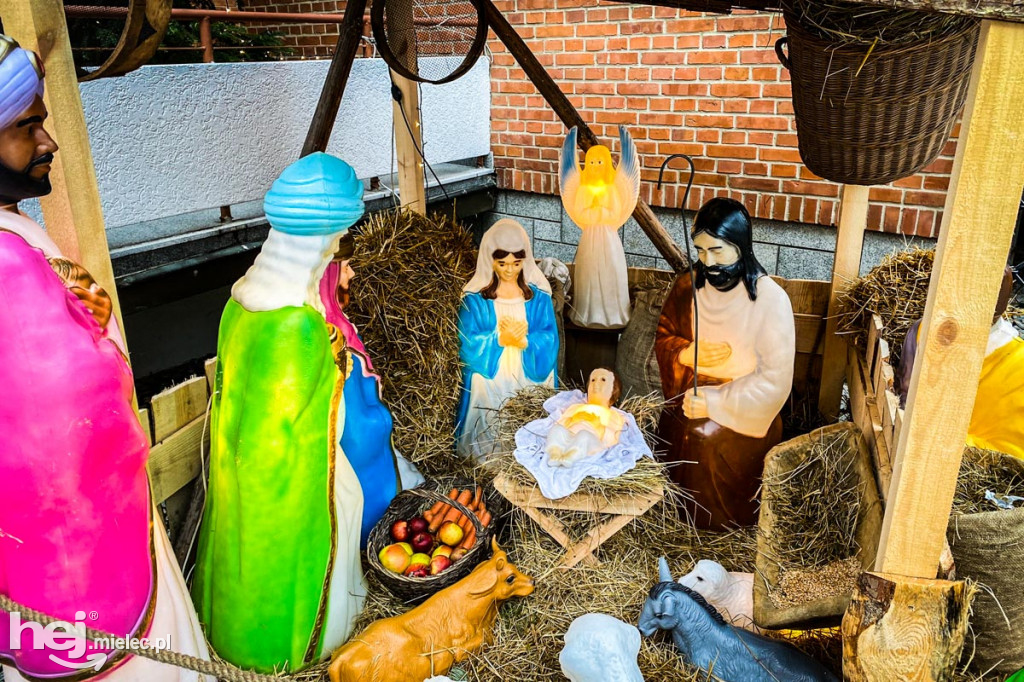 Żłóbki w mieleckich parafiach. Boże Narodzenie 2019