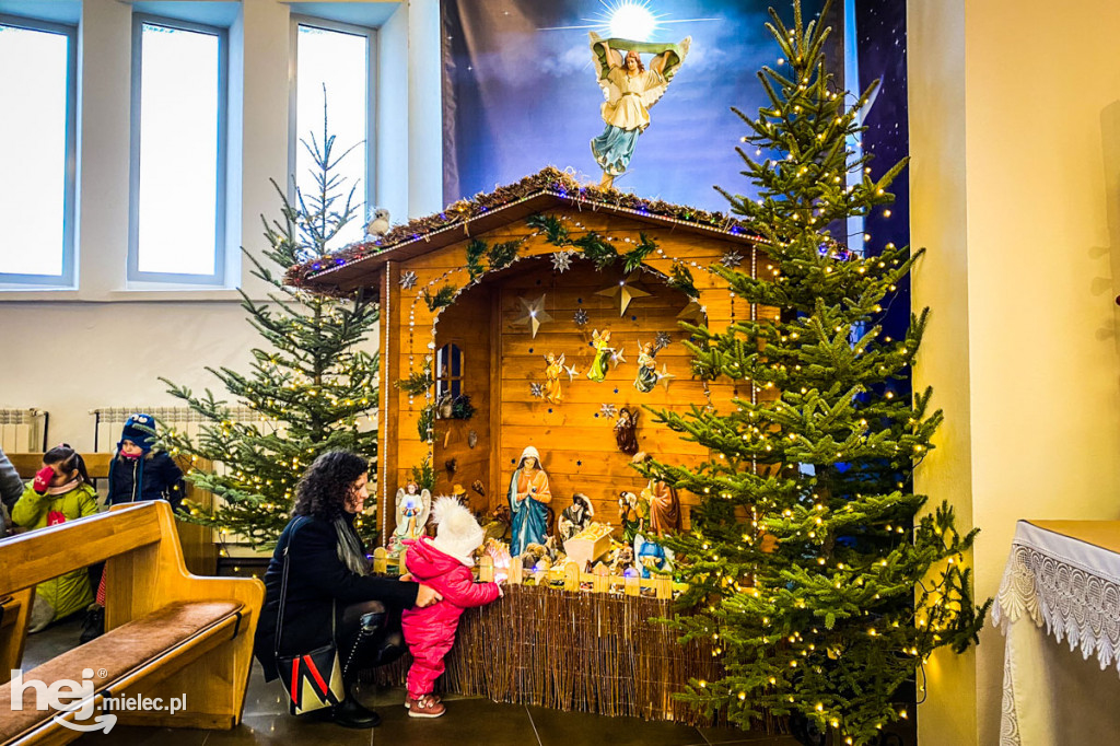 Żłóbki w mieleckich parafiach. Boże Narodzenie 2019