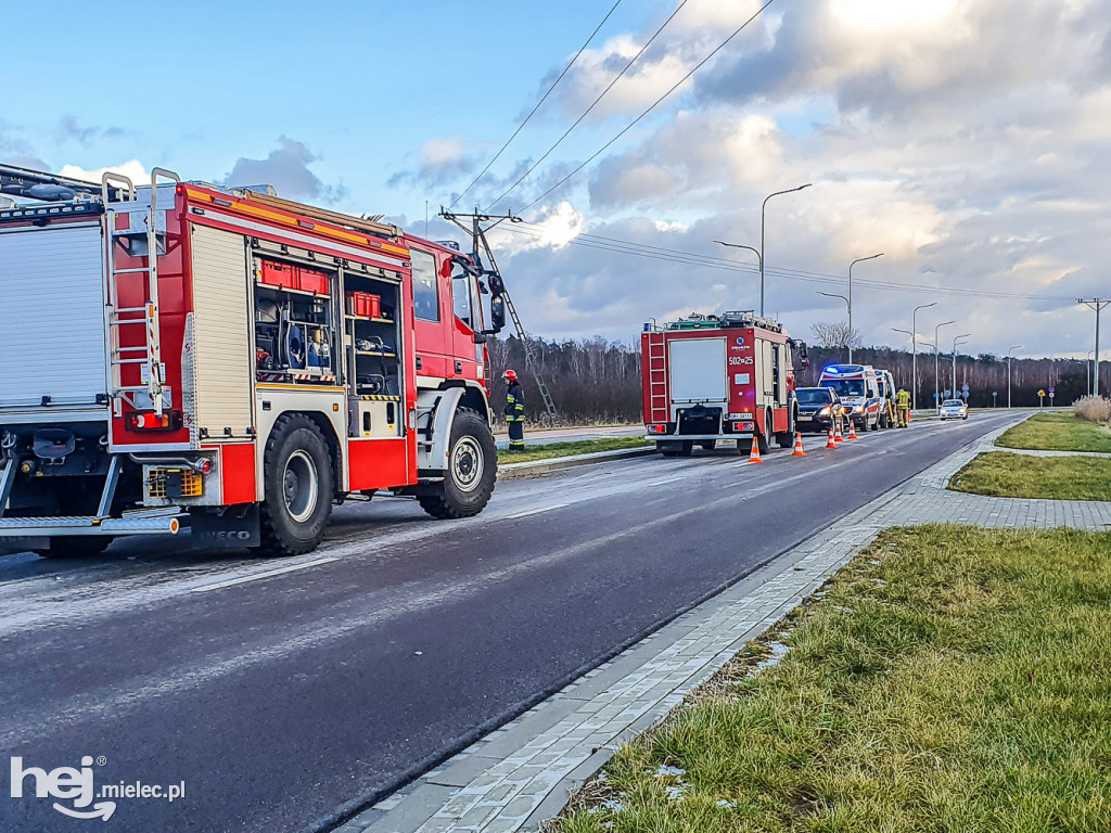 Alfa romeo rozbiła się na latarni