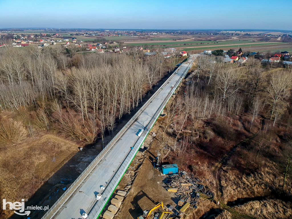 Budowa mostu i dojazdów z Rzędzianowic i Chorzelowa