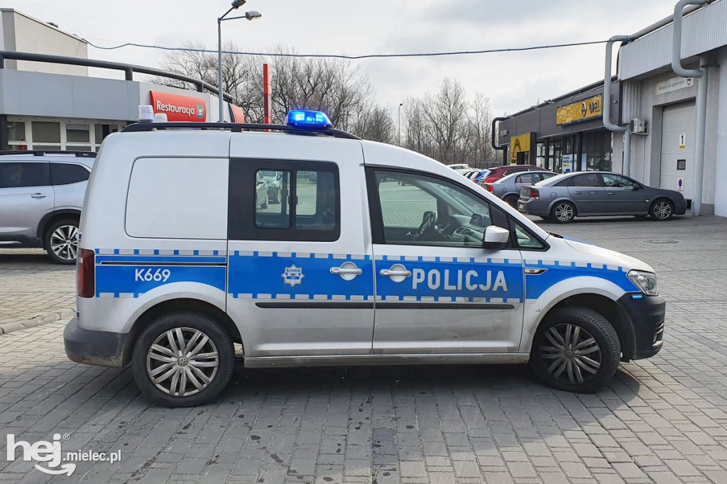 Policja sprawdzała ciężarówkę. Bomby nie było