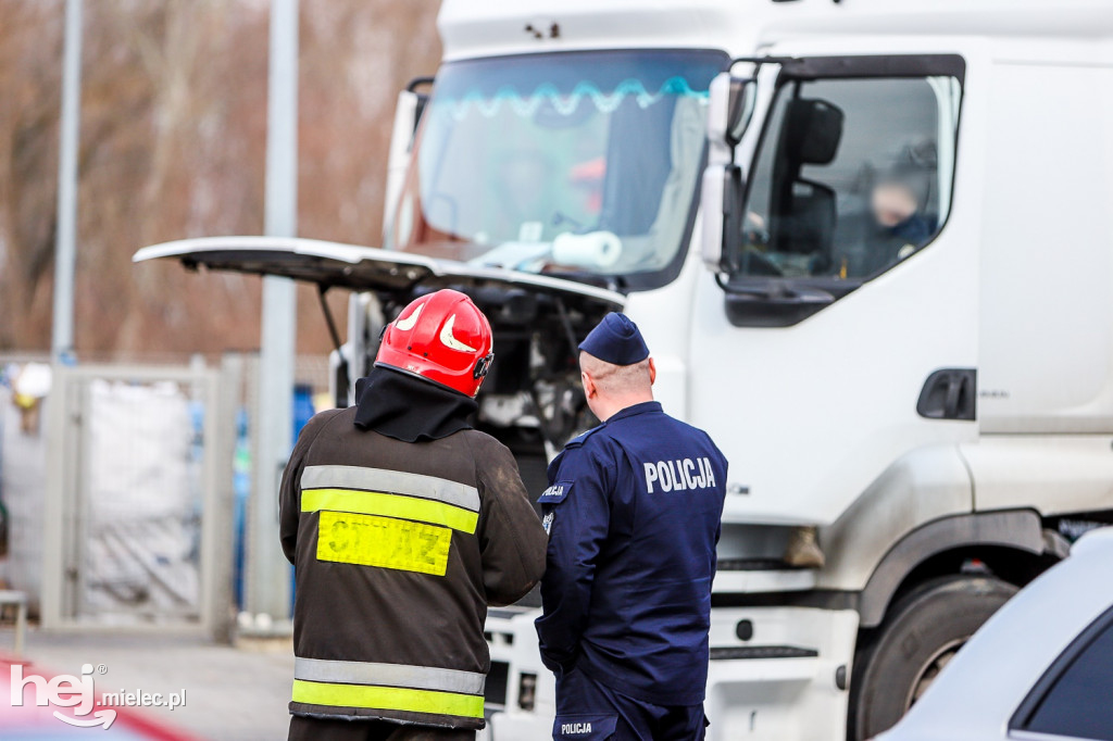 Policja sprawdzała ciężarówkę. Bomby nie było