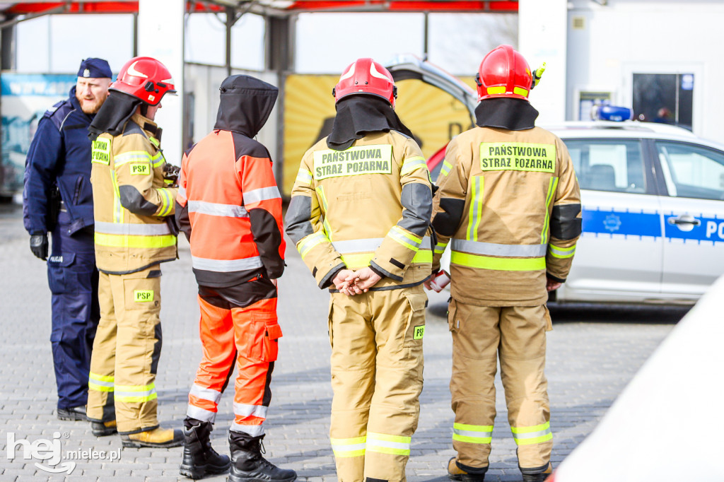 Policja sprawdzała ciężarówkę. Bomby nie było