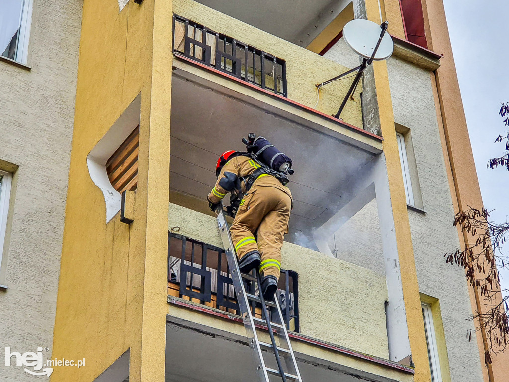 Pożar w bloku przy Warneńczyka