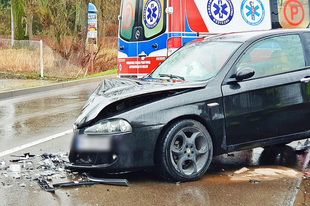 Czołowe zderzenie na Osiedlu Mościska