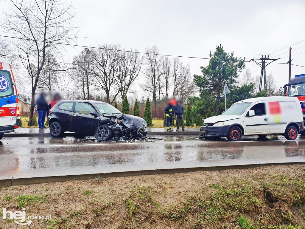 Czołowe zderzenie na Osiedlu Mościska