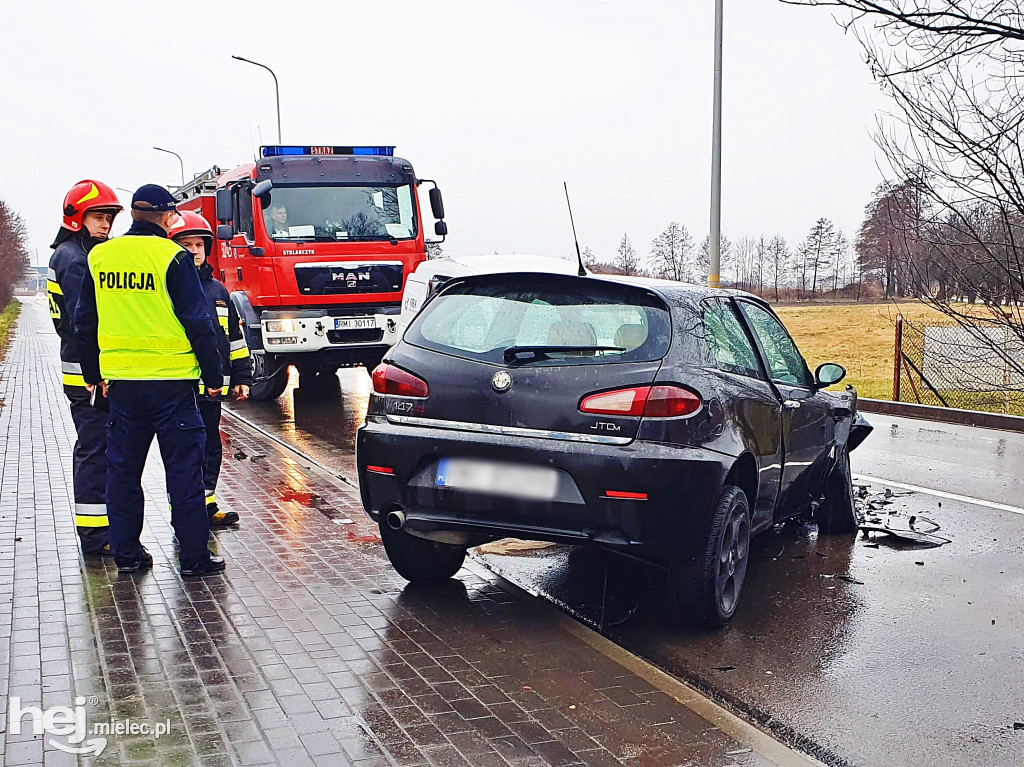 Czołowe zderzenie na Osiedlu Mościska