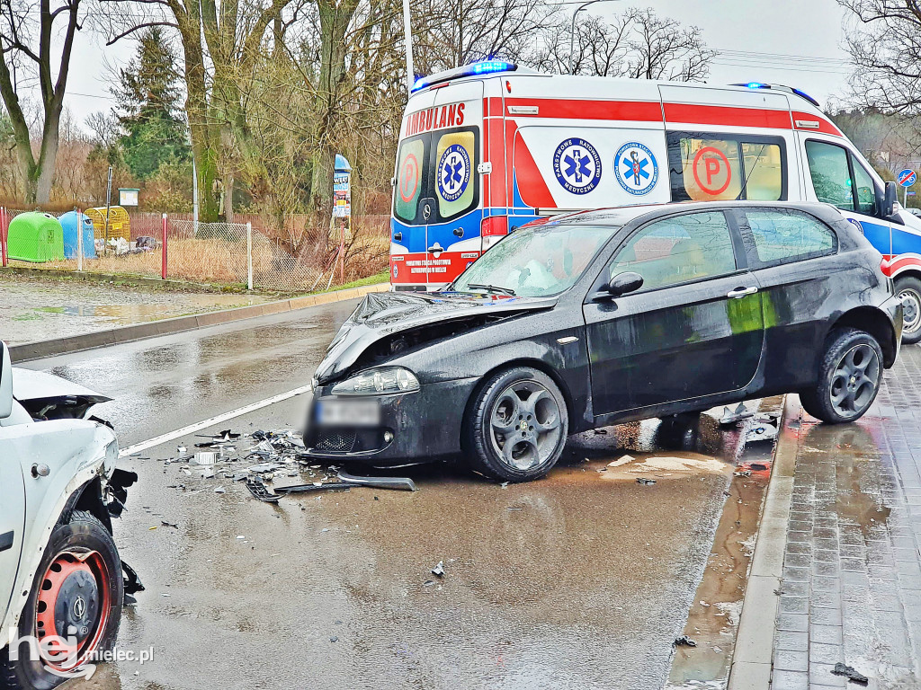 Czołowe zderzenie na Osiedlu Mościska