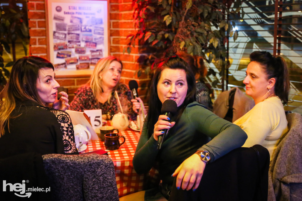 Karaoke w Warce w nastroju Dnia Kobiet