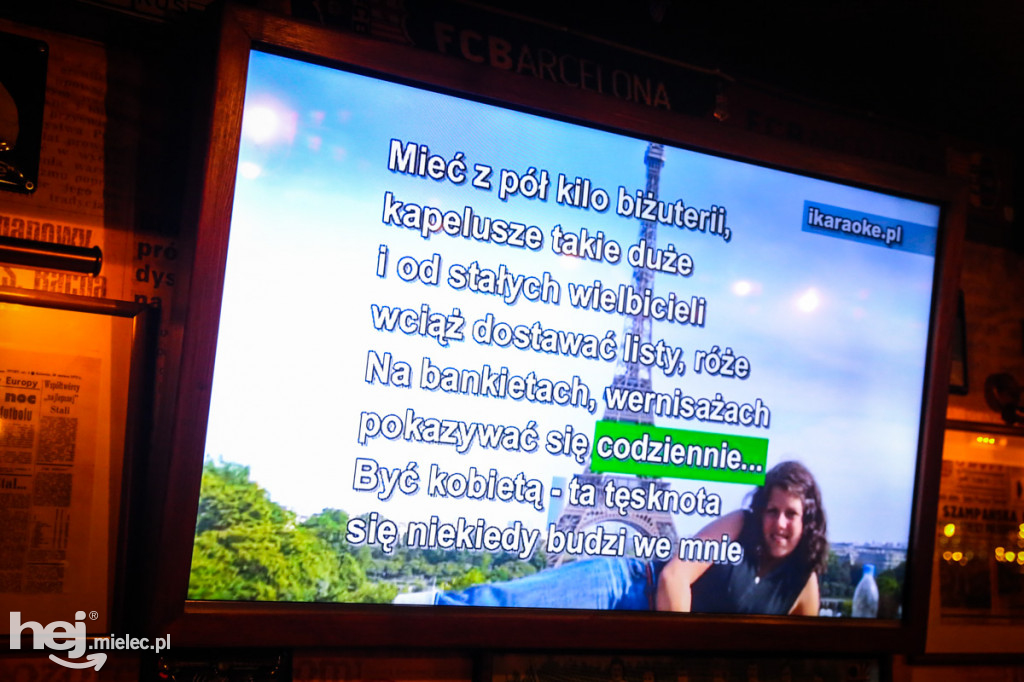 Karaoke w Warce w nastroju Dnia Kobiet