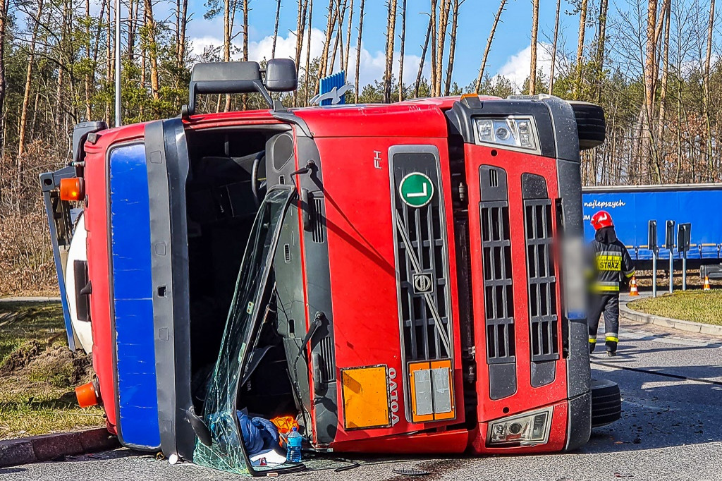 Wypadek cysterny na obwodnicy Mielca