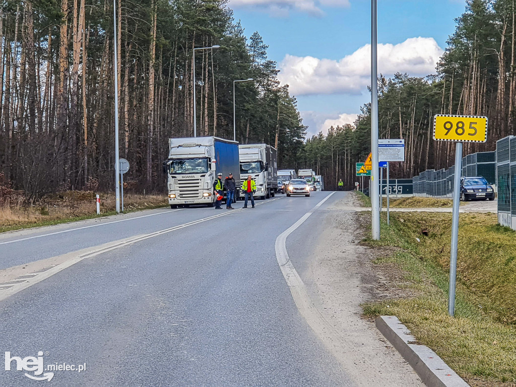 Wypadek cysterny na obwodnicy Mielca