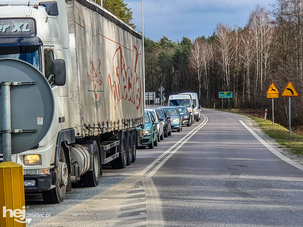 Wypadek cysterny na obwodnicy Mielca