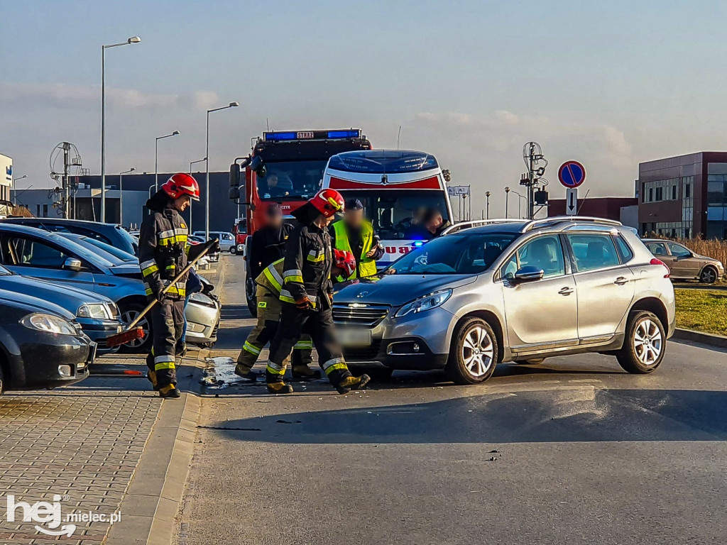 Zderzenie trzech pojazdów na Inwestorów