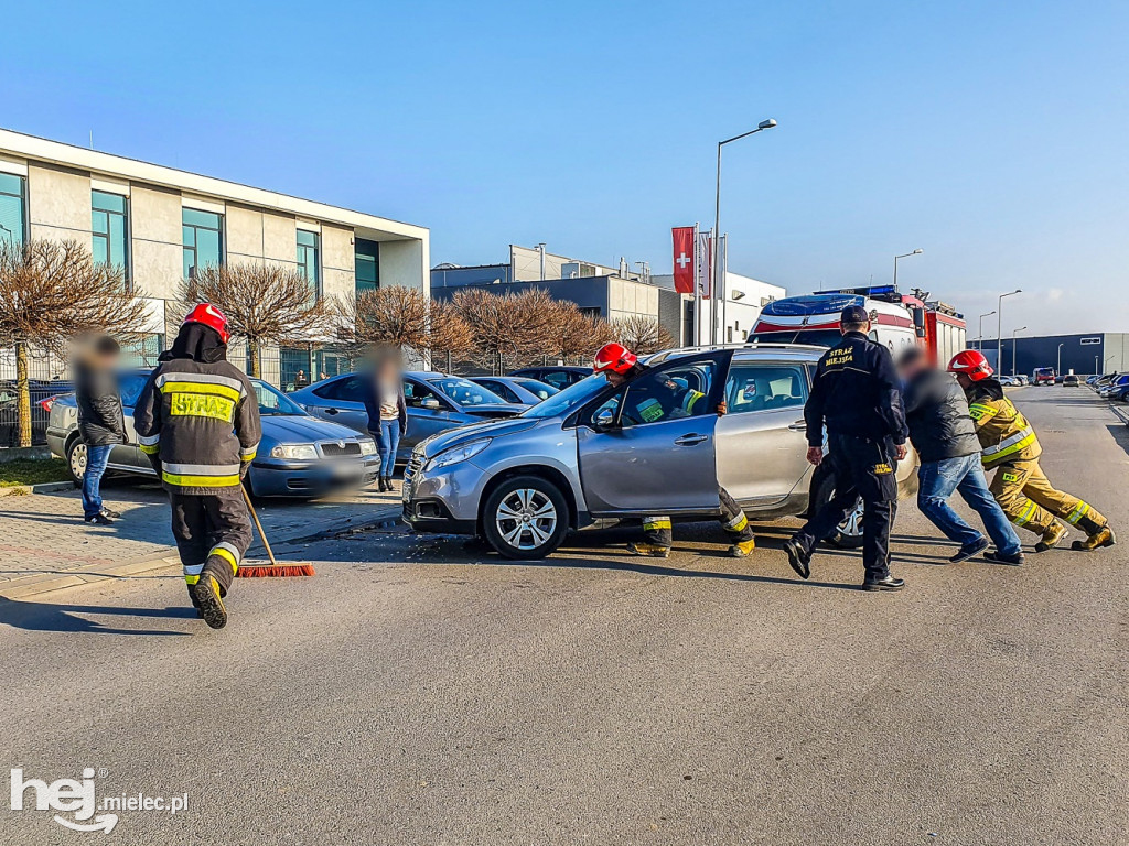 Zderzenie trzech pojazdów na Inwestorów