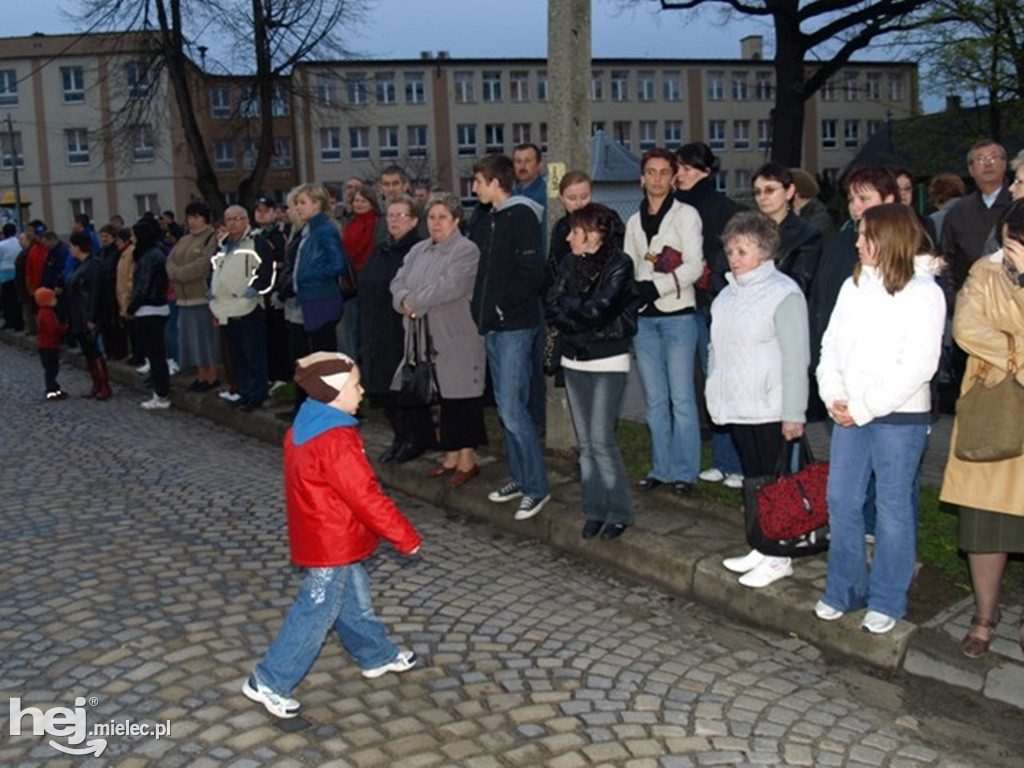 Mielec po katastrofie smoleńskiej w kwietniu 2010 roku