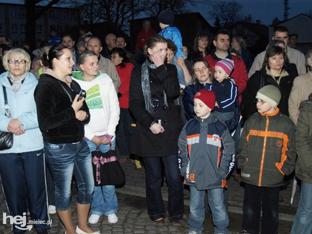 Mielec po katastrofie smoleńskiej w kwietniu 2010 roku