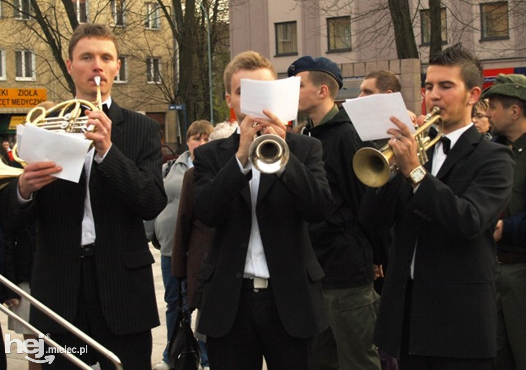 Mielec po katastrofie smoleńskiej w kwietniu 2010 roku