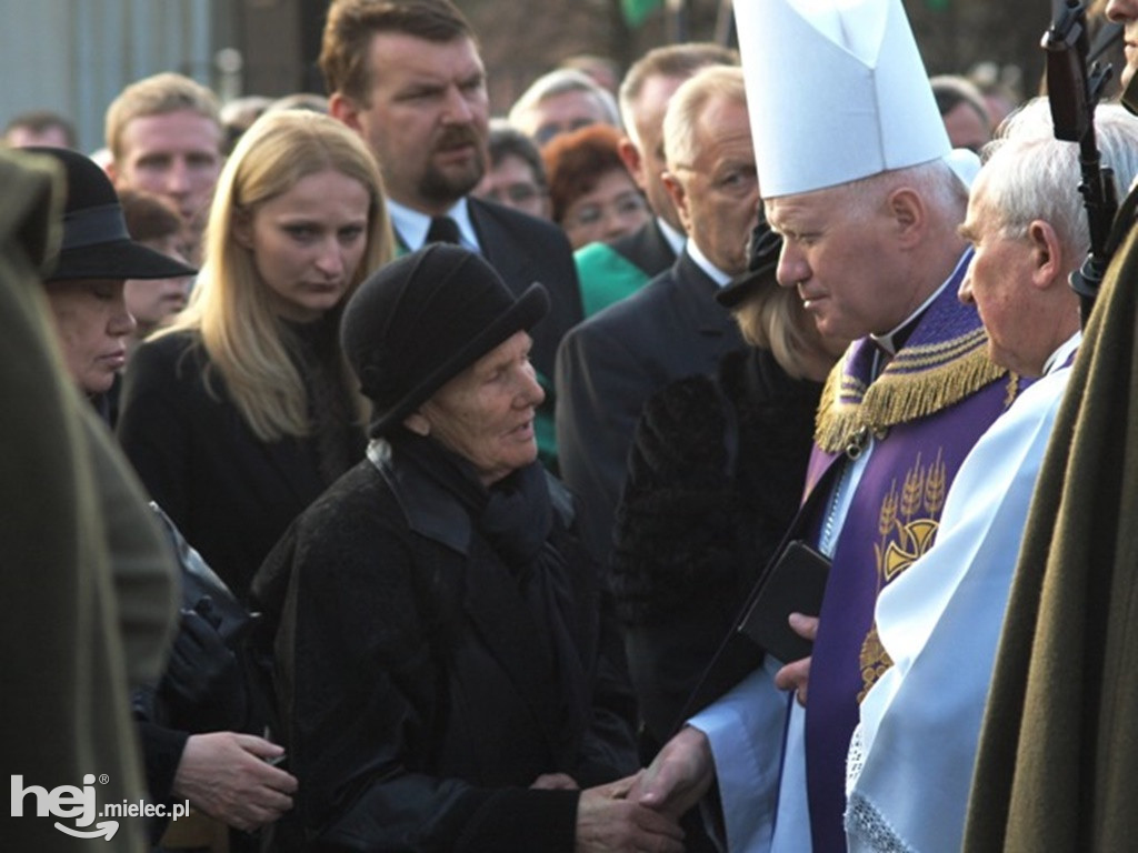 Mielec po katastrofie smoleńskiej w kwietniu 2010 roku