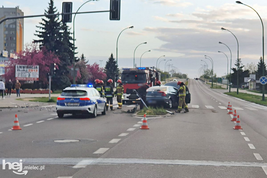 Zderzenie opla z citroenem pod Pasażem