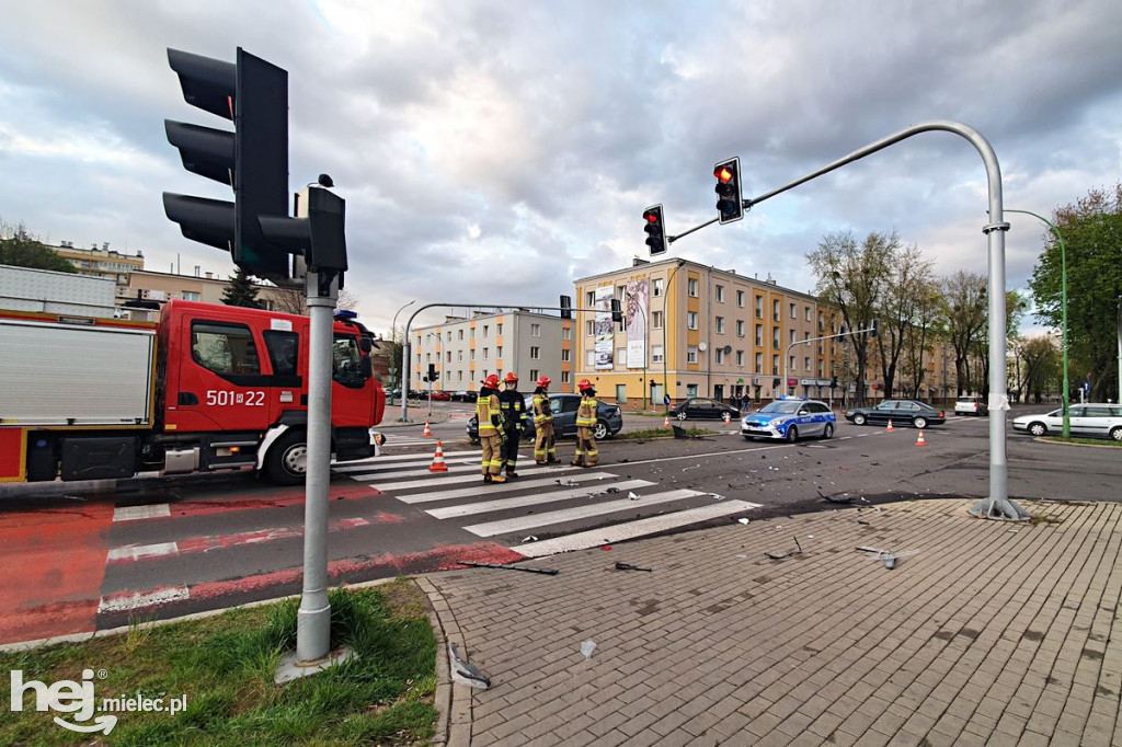 Zderzenie opla z citroenem pod Pasażem