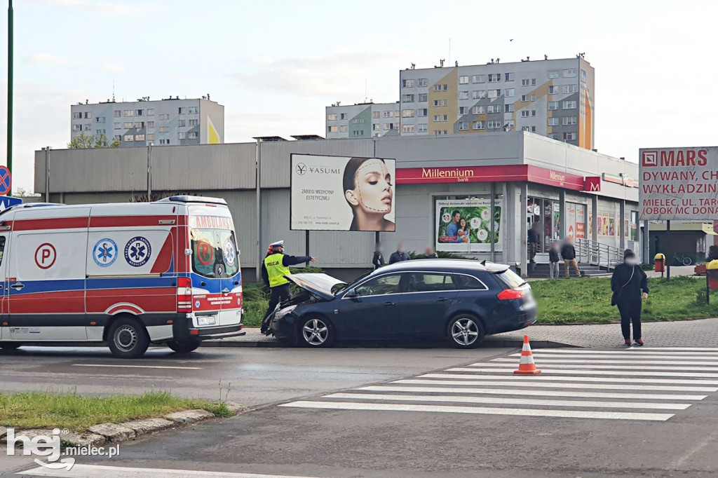 Zderzenie opla z citroenem pod Pasażem