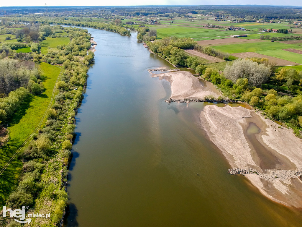 Niski poziom Wisły w powiecie mieleckim - kwiecień 2020