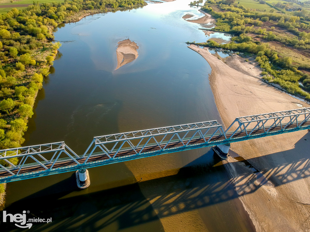 Niski poziom Wisły w powiecie mieleckim - kwiecień 2020