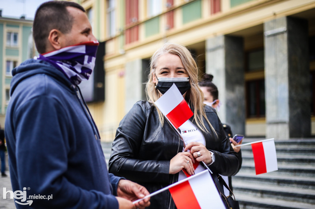 Dzień Flagi Rzeczypospolitej 2 maja 2020 w Mielcu