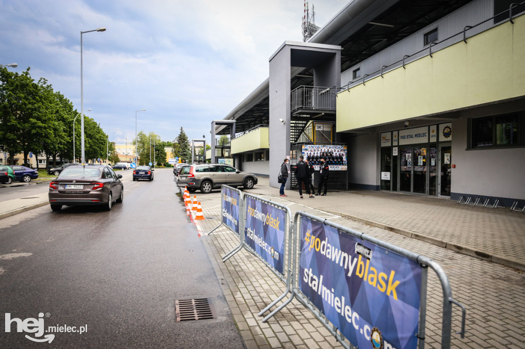 Tuż przed Lechem: kibice wsparli FKS Stal Mielec