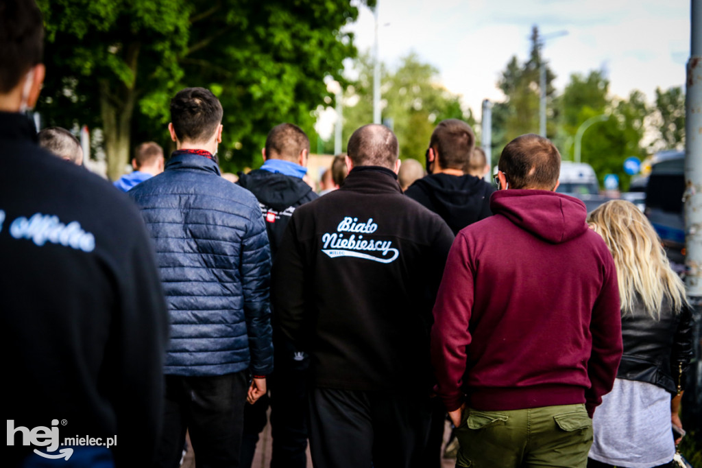 Tuż przed Lechem: kibice wsparli FKS Stal Mielec