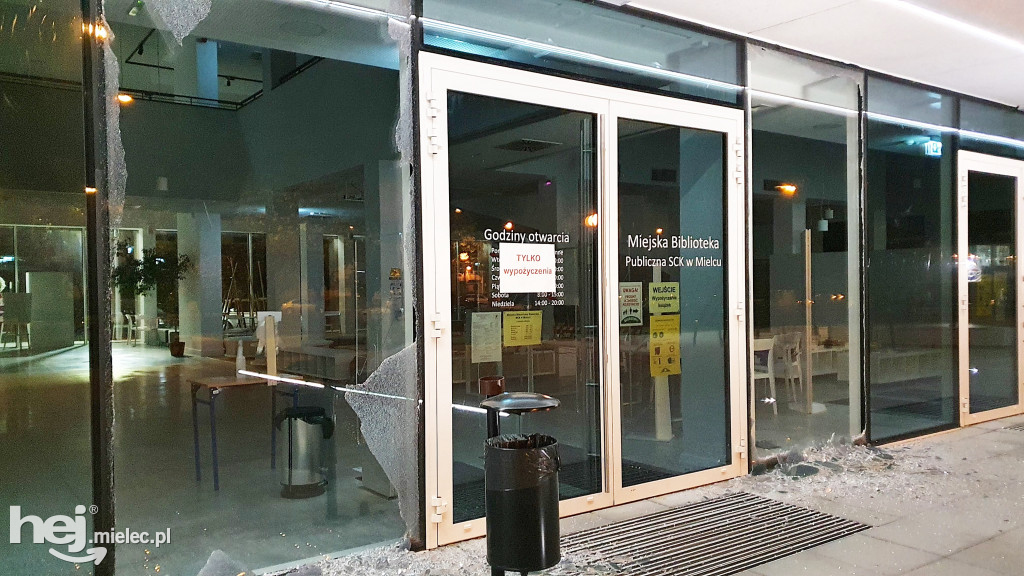 Ktoś ostrzelał nową bibliotekę?