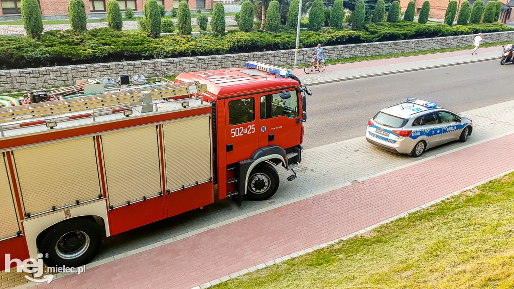 Rowerzysta wpadł pod osobówkę