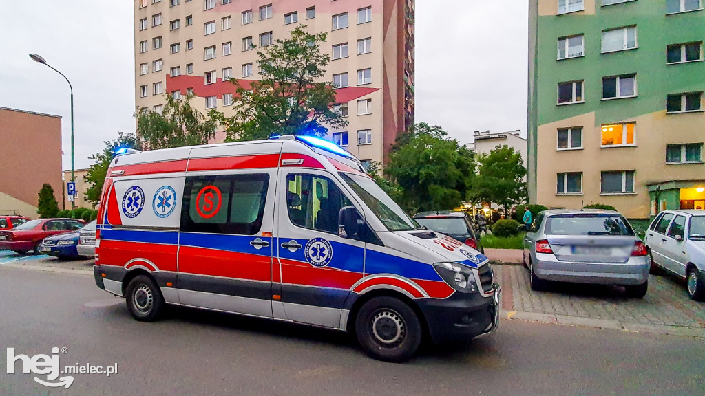 Kobieta wypadła z balkonu wieżowca przy ul. Dworcowej