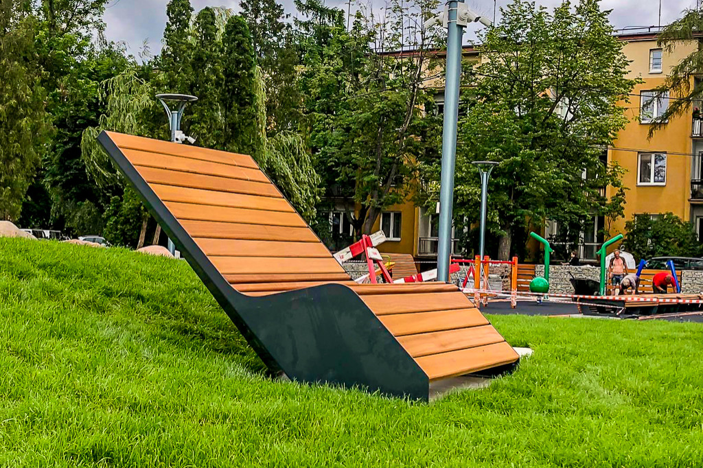 Pierwsze miejskie leżaki