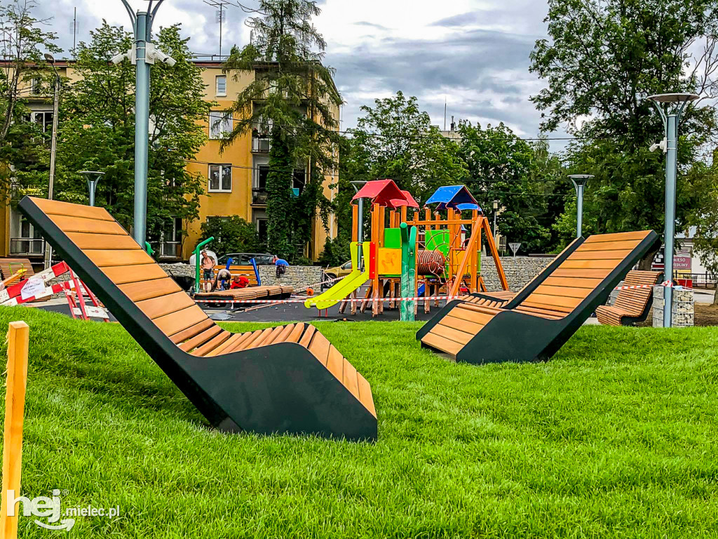 Pierwsze miejskie leżaki