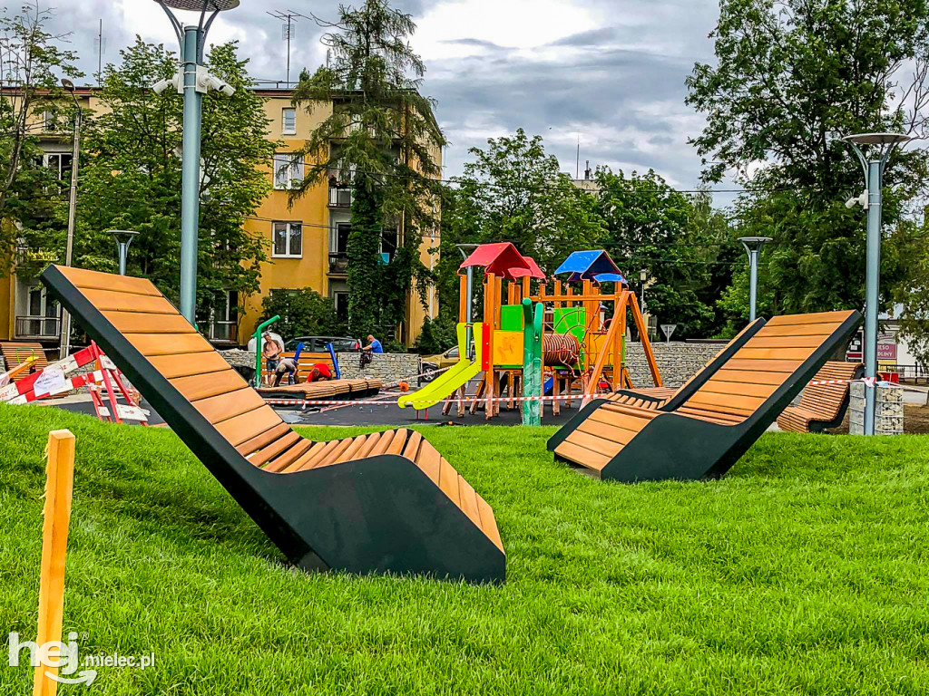 Pierwsze miejskie leżaki