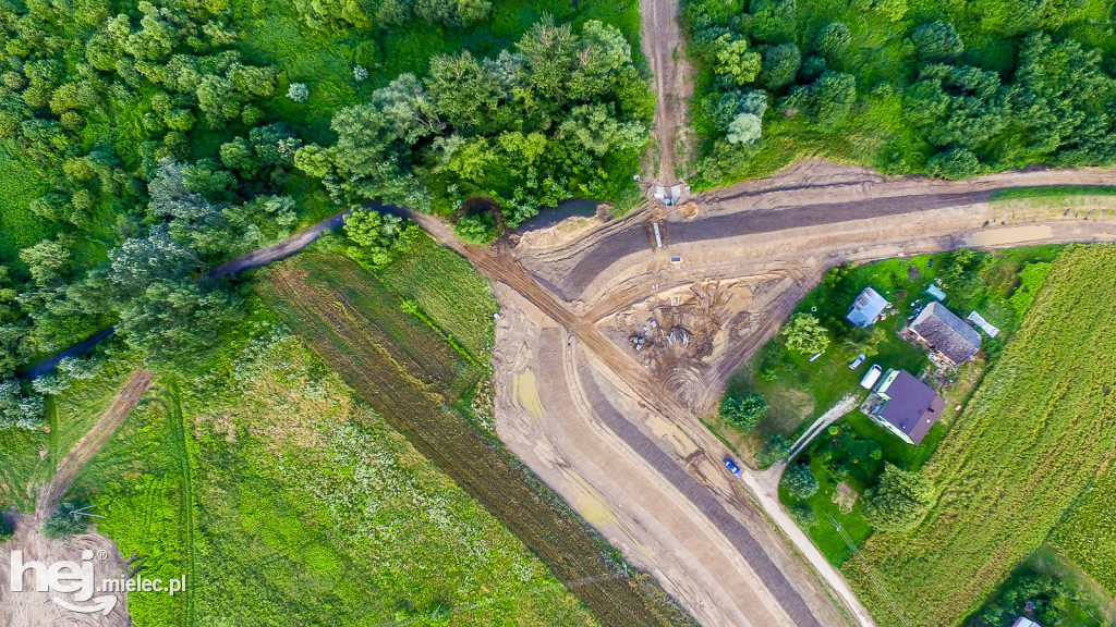 Nowe wały przy Wisłoce w Kiełkowie i Rzochowie [DRON]